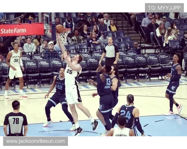 马刺三杀雷霆喜迎八连胜