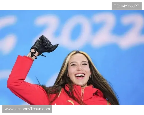 国家队致敬谷爱凌从容逐光前行